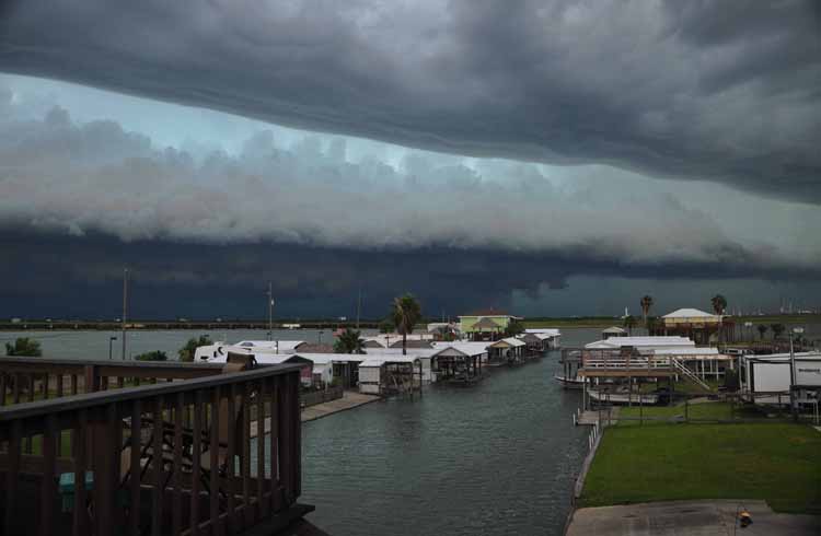 shelf cloud